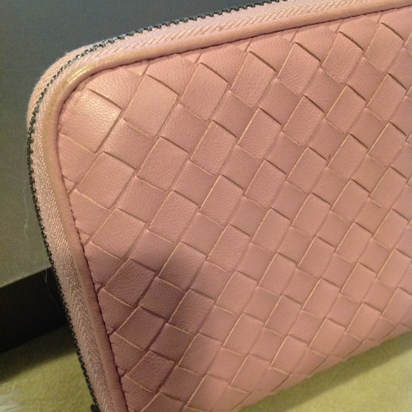 BOTTEGA VENETA ZIP-AROUND WALLET - Picture 11 of 11